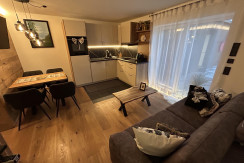 gemütliche Wohnküche mit Schlafcouch & Terrasse gemütliche Wohnküche mit Schlafcouch & Terrasse