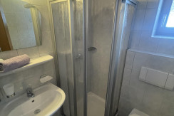 E8631DBA-FA51-469E-A106-79274D4C04E8 E8631DBA-FA51-469E-A106-79274D4C04E8