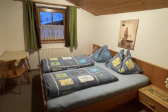 CF7C74DE-B257-45B7-9524-4369B89B93C2 CF7C74DE-B257-45B7-9524-4369B89B93C2