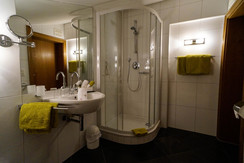 Ferienwohnung 5 - Badezimmer