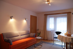 Wohn-/Schlafzimmer FeWo mit 2 Bäder Wohn-/Schlafzimmer FeWo mit 2 Bäder