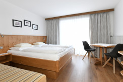 Doppelzimmer mit Zusatzbett Doppelzimmer mit Zusatzbett