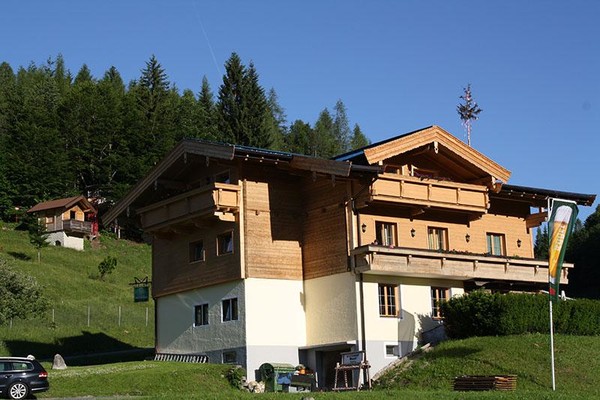 Der Gasthof im Sommer