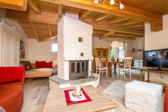 Wohnraum mit Kamin Wohnraum mit Kamin