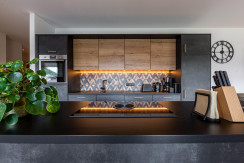 Große Küche mit allem was man braucht (Toaster, Kaffeemaschine, Wasserkocher, .. Große Küche mit allem was man braucht (Toaster, Kaffeemaschine, Wasserkocher, ..