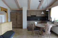 Küche und Essbereich