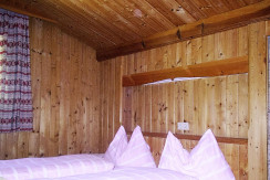 Doppelbettzimmer mit offenem Durchgang Doppelbettzimmer mit offenem Durchgang