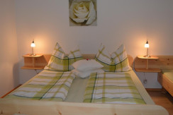 Dreibettzimmer 7er Wohnung Dreibettzimmer 7er Wohnung