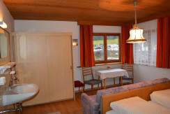 Dreibettzimmer 1 Dreibettzimmer 1