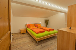 Schlafzimmer mit Doppelbett Schlafzimmer mit Doppelbett