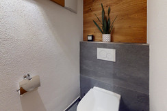 separates WC separates WC