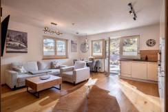 Haus_Steinplatte_Dorfstrasse_33_Waidring_Wohnraum_