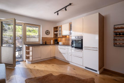 Haus_Steinplatte_Dorfstrasse_33_Waidring_Kueche