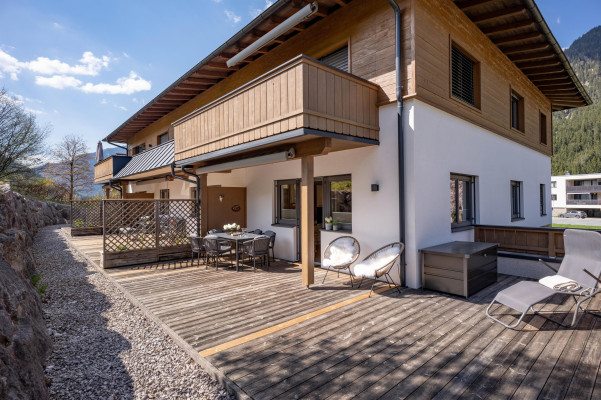 Haus_Steinplatte_Dorfstrasse_33_Waidring_Terrasse