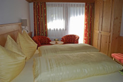 Doppelzimmer gelb Doppelzimmer gelb