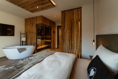 Schlafzimmer mit freistehender Badewanne Schlafzimmer mit freistehender Badewanne