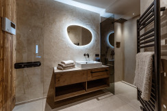 Badezimmer 1 mit Dusche und Sauna Badezimmer 1 mit Dusche und Sauna