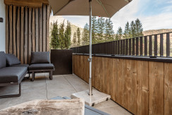 Terrasse mit Lounge und Hängesessel Terrasse mit Lounge und Hängesessel