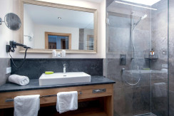 zimmer-melisse-bad2566x1110