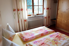 Schlafzimmer mit Blick ins Grüne Schlafzimmer mit Blick ins Grüne