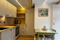 05C7B4E8-7574-4640-ABF2-7ABC89EF477A