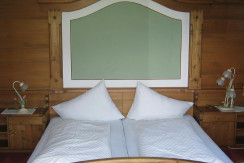 Schlafzimmer mit Doppelbett Schlafzimmer mit Doppelbett