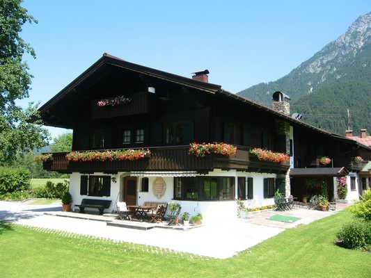 Hausansicht Fohlenhof Sommer