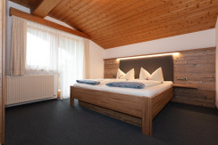 Schlafzimmer Jakobskreuz