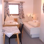 Photo of suite with double room, bath, 2 extr