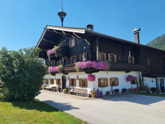 Sommeransicht Bauernhaus