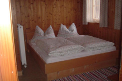 Schlafzimmer mit Doppelbett Schlafzimmer mit Doppelbett