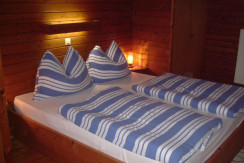 Schlafzimmer mit Doppelbett Schlafzimmer mit Doppelbett