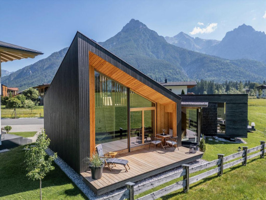 Tiny Lodge Nest