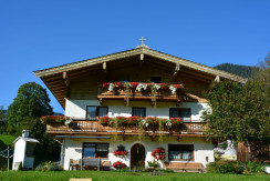 unser Haus inmitten wunderschöner Natur