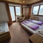 Photo of Double room, shower/WC, 1 extra bed