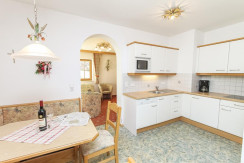 4-8 Pers. Wohnung Küche mit Essecke 4-8 Pers. Wohnung Küche mit Essecke
